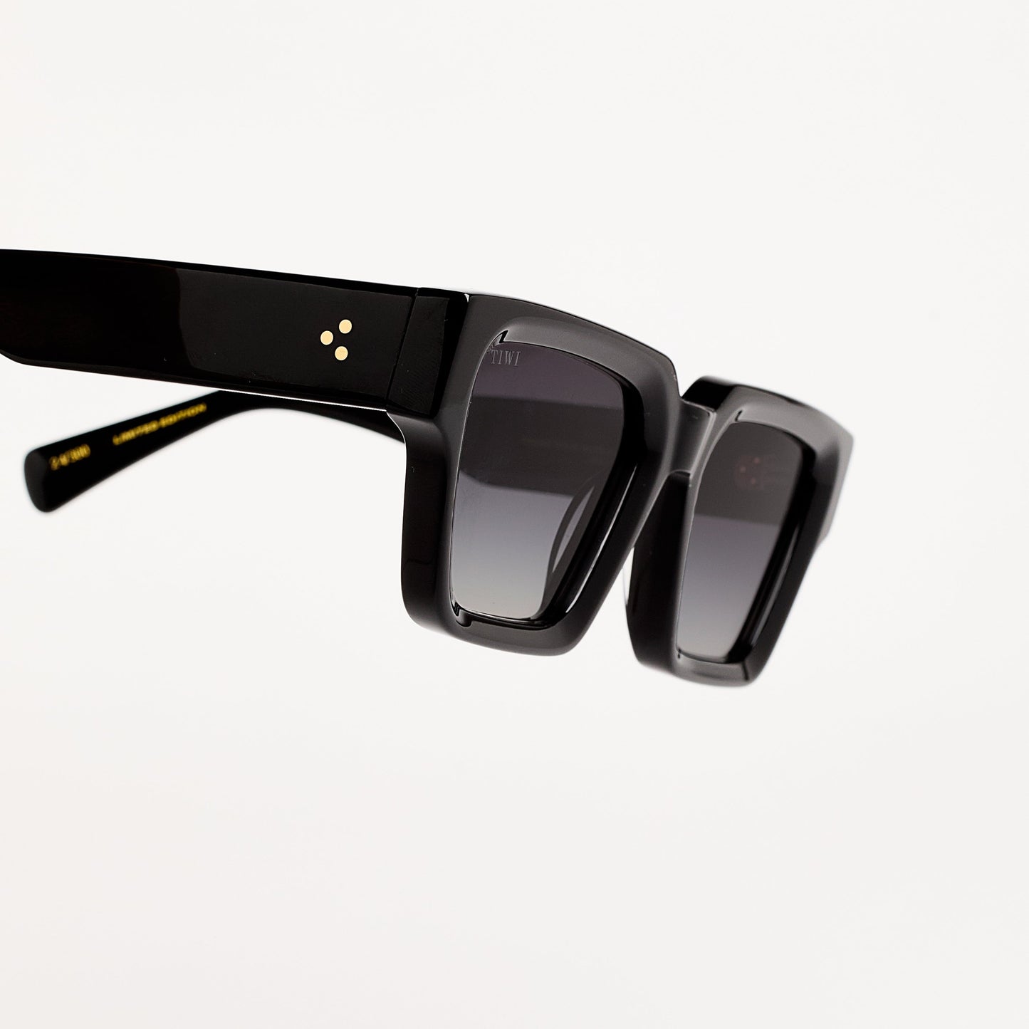 TOKIO LIMITED EDITION 1/300