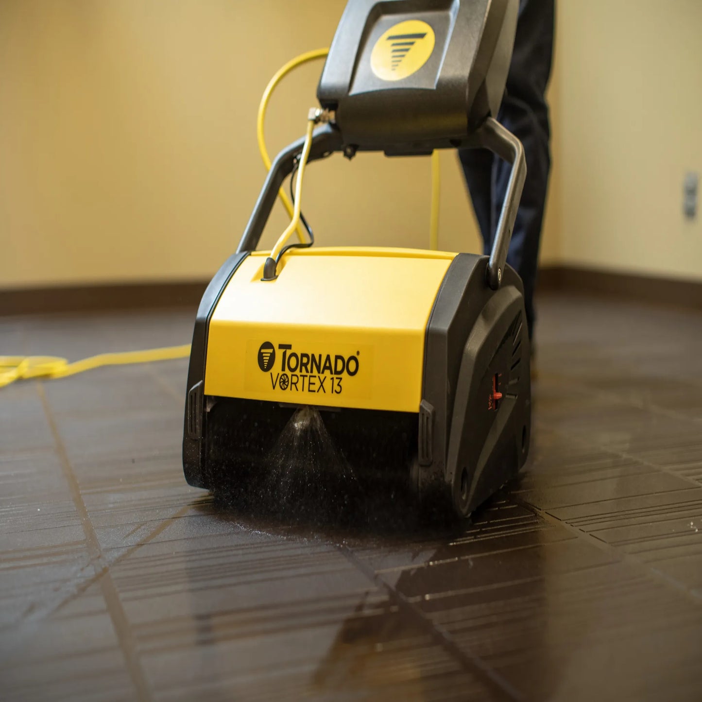 Tornado Vortex 18 Multi-Surface Scrubber